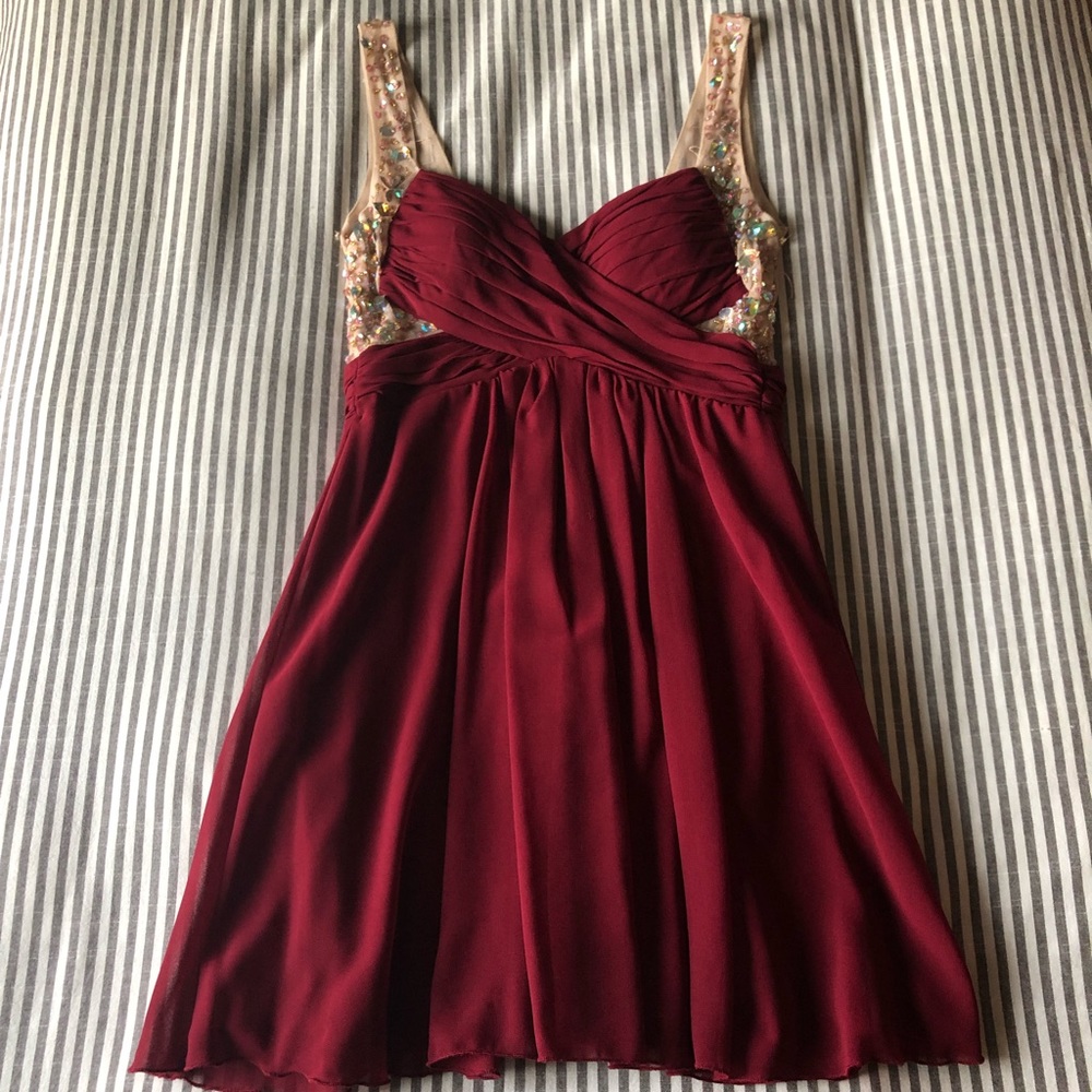RED// HOMECOMING // BURGUNDY MINI DRESS
